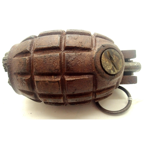 3149 - Inert WWII British no. 36 Mills Grenade. P&P Group 2 (£18+VAT for the first lot and £3+VAT for subse... 