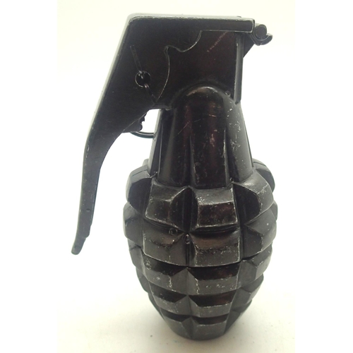 3153 - American WWII full size replica MK II pineapple hand grenade in black. P&P Group 2 (£18+VAT for the ... 