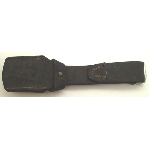 3140 - WWII Austrian leather mauser bayonet frog. P&P Group 1 (£14+VAT for the first lot and £1+VAT for sub... 