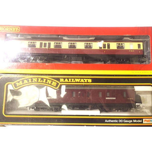 2359 - Hornby R4407A BR Hawksworth Composite blood/custard and Mainline BR Maroon parcels in very good - ex... 