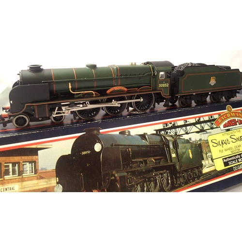 2366 - Bachmann 31-405 Lord Nelson Class, Sir Walter Raleigh BR Green, 30852 Early Crest, in excellent - ne... 