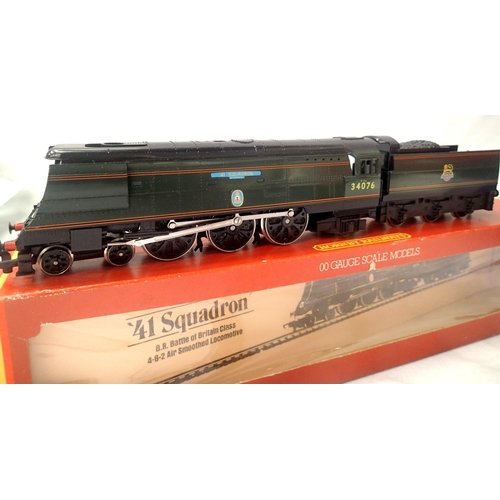 2373 - Hornby R074 Battle of Britain, Class 41 Squadron, BR Green, Early Crest in very good - excellent con... 