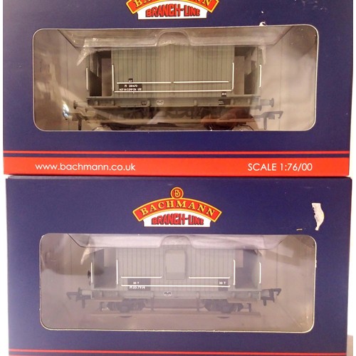 2329 - Two Bachmann BR brake vans; 38550 with duckets and 38551 no duckets in near mint condition, boxed. P... 
