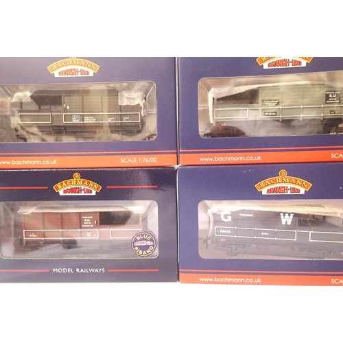 2330 - Four Bachmann Toad brake vans; 33-300W, 33-300X, 33-300Y and 33 301T, all Kernow Model Rail exclusiv... 