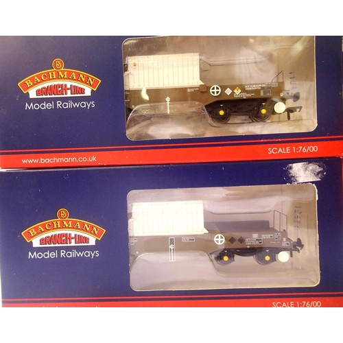 2332 - Two Bachmann Nuclear Flask wagons 38 345 and 38 347 in excellent condition, boxed. P&P Group 1 (£14+... 