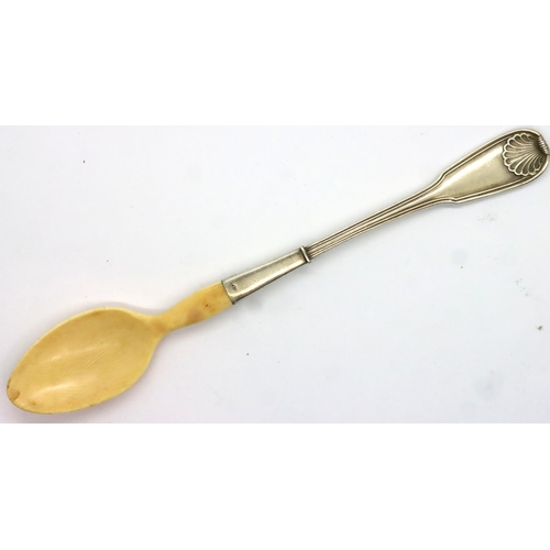 134 - Silver and bone spoon in fitted box, spoon L: 17 cm. P&P Group 1 (£14+VAT for the first lot and £1+V... 