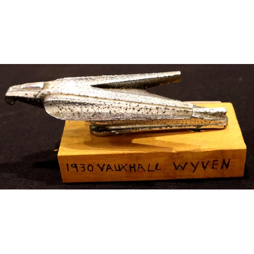 144 - Car bonnet mascot; 1930s Vauxhall Wyvern, L: 15 cm. P&P Group 2 (£18+VAT for the first lot and £3+VA... 