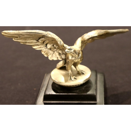 146 - Car bonnet mascot; Unknown origin, Eagle with wings spread. P&P Group 2 (£18+VAT for the first lot a... 