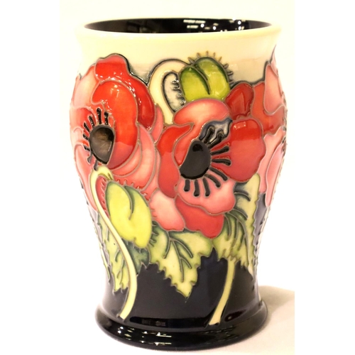 262 - Moorcroft Yeats Poppy vase limited edition 13/50, H: 14 cm. P&P Group 2 (£18+VAT for the first lot a... 