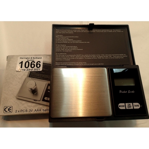 1066 - Boxed 500gram professional digital mini jewellery scales. P&P Group 1 (£14+VAT for the first lot and... 