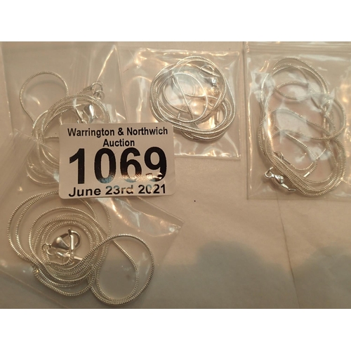 1069 - Four 925 silver snake neck chains.L: 60cm P&P Group 1 (£14+VAT for the first lot and £1+VAT for subs... 