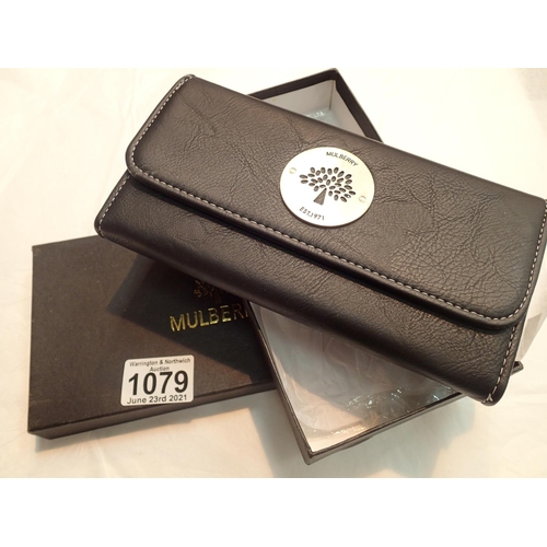 1079 - Boxed new black leather mulberry purse. P&P Group 1 (£14+VAT for the first lot and £1+VAT for subseq... 