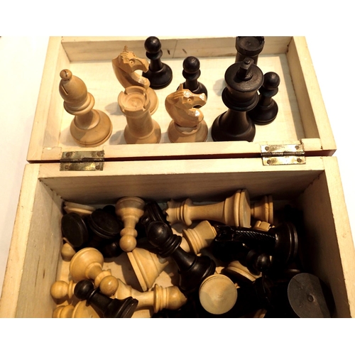 1107 - Boxed complete set of carved wooden chess pieces. P&P Group 1 (£14+VAT for the first lot and £1+VAT ... 