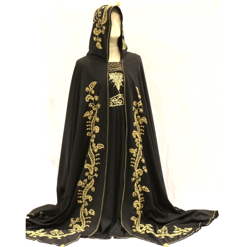 322 - Hooded black cape with gold embroidered design. P&P Group 1 (£14+VAT for the first lot and £1+VAT fo... 