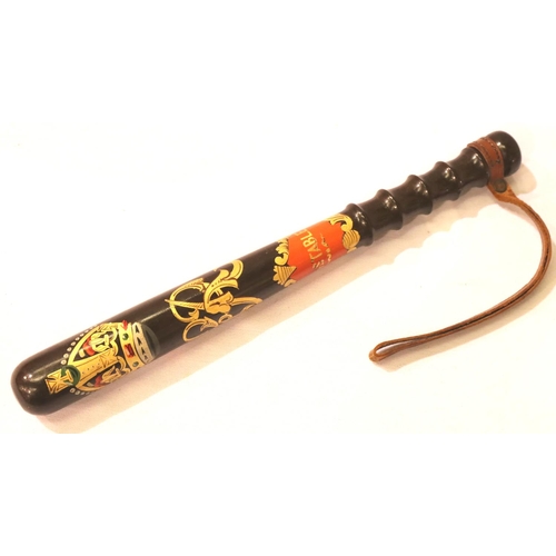 329 - George V presentation Police truncheon, L: 36 cm. P&P Group 2 (£18+VAT for the first lot and £3+VAT ... 