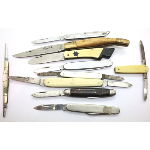 371 - Box of ten folding penknives. P&P Group 2 (£18+VAT for the first lot and £3+VAT for subsequent lots)