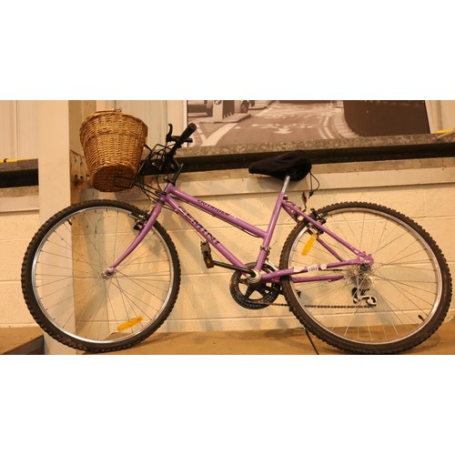 1002 - Ladies Gemini Outrider 12 gear 18 inch frame bike. Not available for in-house P&P, contact Paul O'He... 
