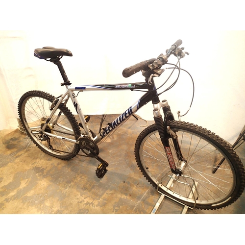 1006 - A 20'' frame specialised hardtail mountain bike with 21 gears. Not available for in-house P&P, conta... 