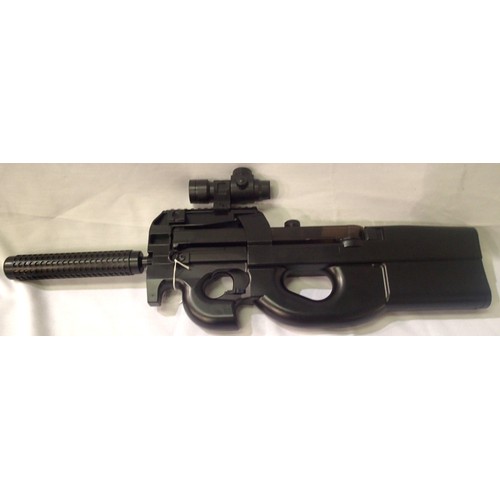 3147A - Replica BB P90 submachine gun with L.E.D scope. P&P Group 3 (£25+VAT for the first lot and £5+VAT fo... 