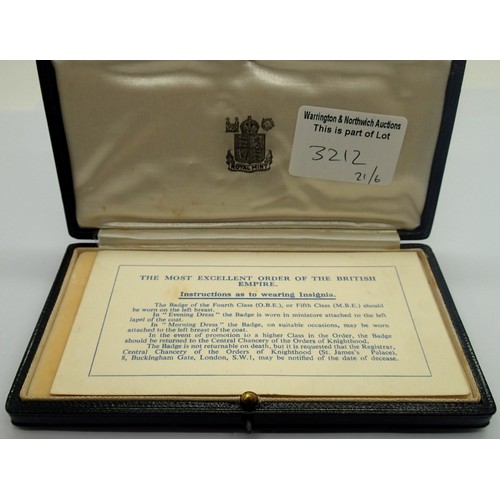 3212 - Royal Mint Case for the MBE. P&P Group 1 (£14+VAT for the first lot and £1+VAT for subsequent lots)