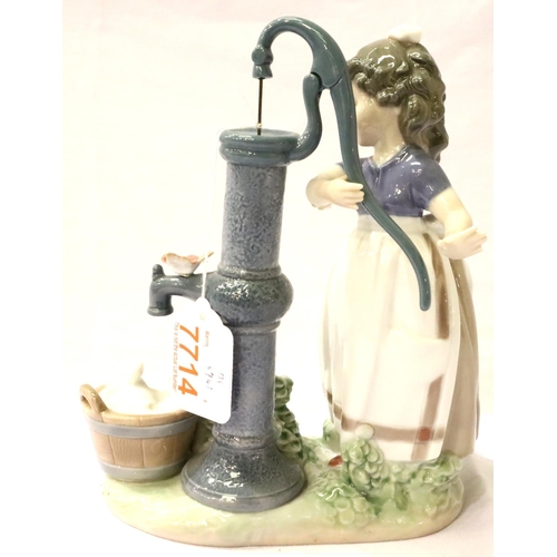 219 - Large Lladro girl at water pump figurine, H: 23 cm. P&P Group 3 (£25+VAT for the first lot and £5+VA... 