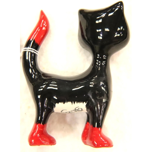 225 - Lorna Bailey ceramic standing cat. P&P Group 1 (£14+VAT for the first lot and £1+VAT for subsequent ... 