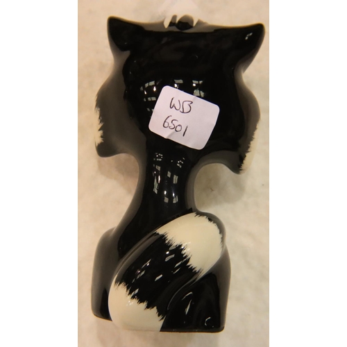 246 - Lorna Bailey cat Doza, H: 13 cm. P&P Group 1 (£14+VAT for the first lot and £1+VAT for subsequent lo... 