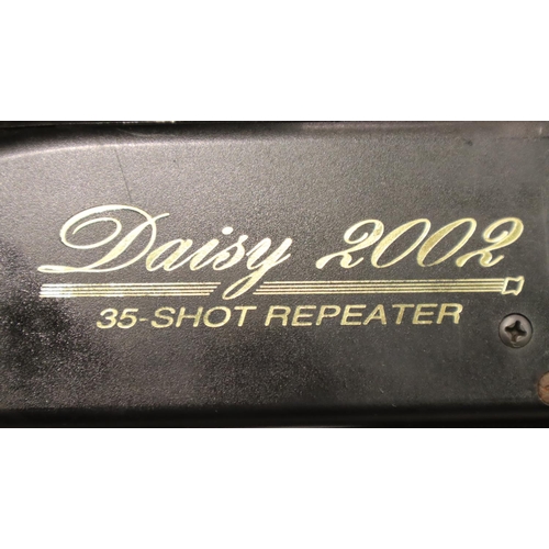 356 - Daisy 2002 35 shot repeater 177 air rifle. Not available for in-house P&P, contact Paul O'Hea at Mai... 