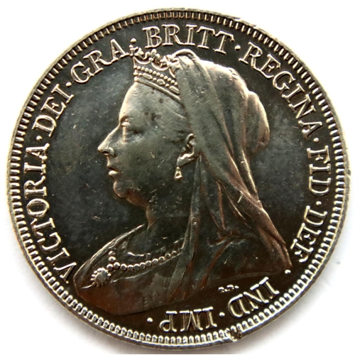 3163 - 1900 - Silver Shilling of Queen Victoria. P&P Group 1 (£14+VAT for the first lot and £1+VAT for subs... 