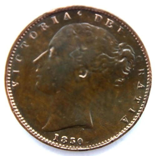 3168 - 1850 - Copper Farthing with inverted V in Britannia. P&P Group 1 (£14+VAT for the first lot and £1+V... 