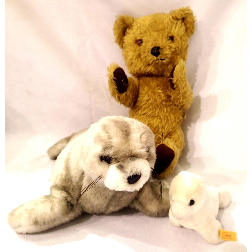 2169 - Chad Valley teddy with working growler Steiff seal Knopf Im Ohr, H: 15 cm, and another seal of unkno... 