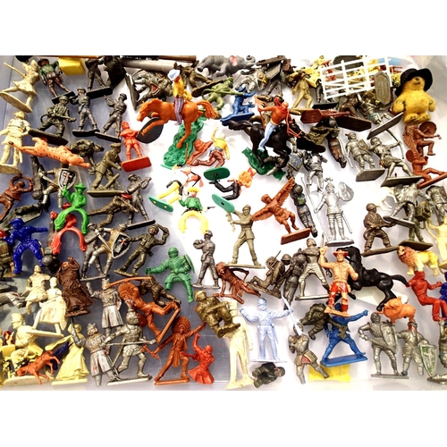 2174 - Selection of approximately 100 toy soldiers, cowboys, Indians etc. mostly plastic, some metal, vario... 