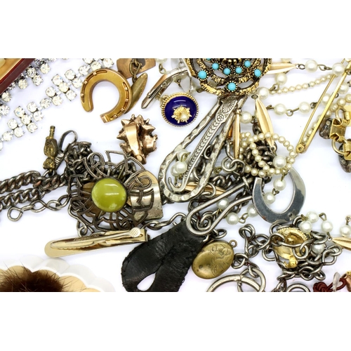 59 - Mixed lot of costume jewellery, gents cufflinks, studs etc. P&P Group 1 (£14+VAT for the first lot a... 