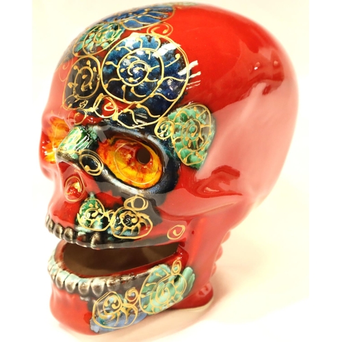 156 - Anita Harris skull, signed in gold, H: 17 cm. P&P Group 2 (£18+VAT for the first lot and £3+VAT for ... 