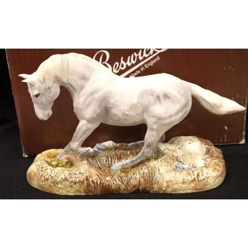 185 - Boxed Beswick Camargue Wild Horse, limited edition 542/1000, L: 28 cm. P&P Group 2 (£18+VAT for the ... 