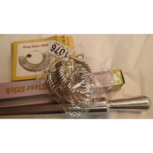 1076 - Old new stock boxed stainless steel ring size mandrel and complete set of finger ring sizers. P&P Gr... 