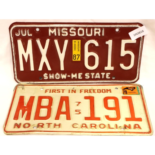 338 - Two American license plates. P&P Group 2 (£18+VAT for the first lot and £3+VAT for subsequent lots)