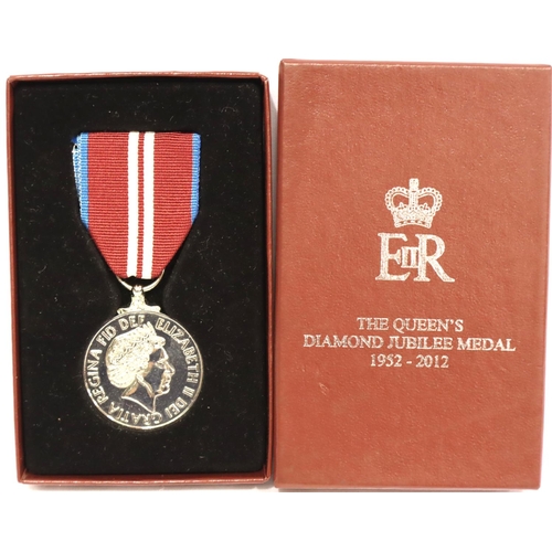 354 - Queens Diamond Jubilee Replacement Medal in original box of issue. P&P Group 1 (£14+VAT for the firs... 