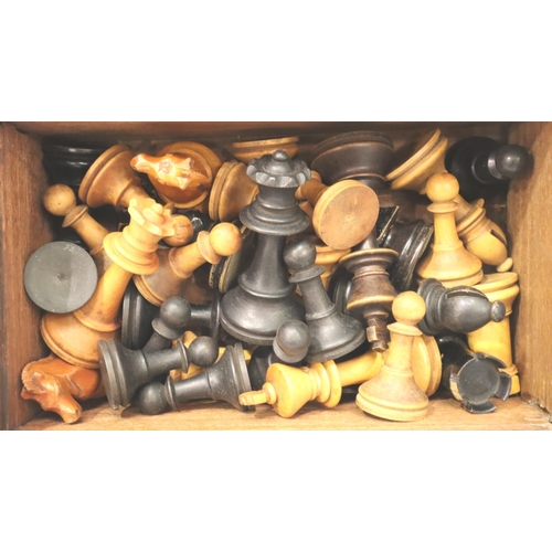 313 - Carved box containing a complete Staunton chess set. P&P Group 3 (£25+VAT for the first lot and £5+V... 