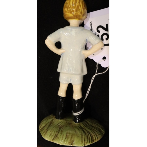 152 - Royal Doulton Christopher Robin figurine, H: 13 cm. P&P Group 1 (£14+VAT for the first lot and £1+VA... 