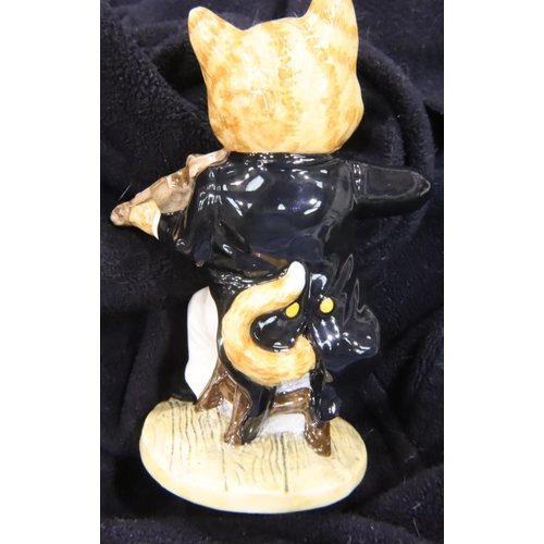 197 - Royal Doulton limited edition figurine, Cat and The Fiddle, no 267, H: 15 cm. P&P Group 1 (£14+VAT f... 