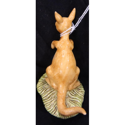 202 - Royal Doulton Kanga and Roo figurine, H: 9 cm. P&P Group 1 (£14+VAT for the first lot and £1+VAT for... 