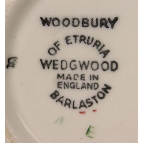 213 - Quantity of Wedgwood dinner and tea ware in the Woodbury pattern. Not available for in-house P&P, co... 