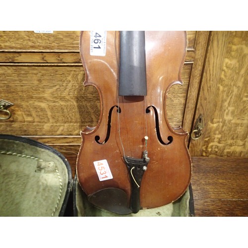 461 - Cased violin with two piece back, no makers name. Not available for in-house P&P, contact Paul O'Hea... 