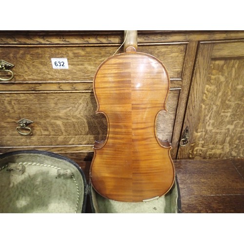 461 - Cased violin with two piece back, no makers name. Not available for in-house P&P, contact Paul O'Hea... 