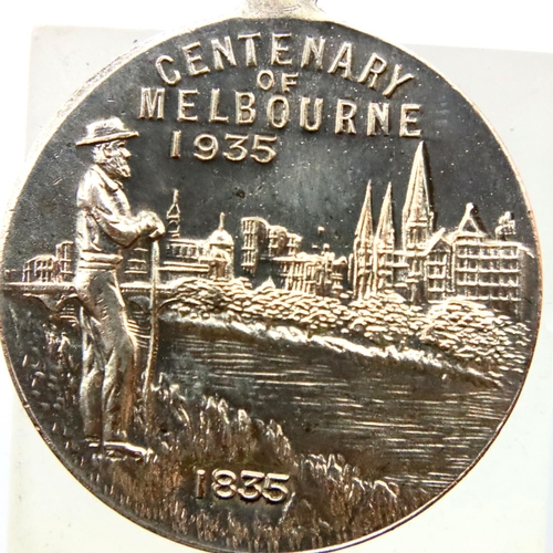 3105 - 1835-1935 Melbourne Centenary medal of Victoria. P&P Group 1 (£14+VAT for the first lot and £1+VAT f... 