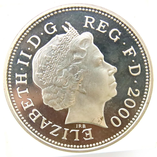 3110 - 2000 twopence of Queen Elizabeth II - from set. P&P Group 1 (£14+VAT for the first lot and £1+VAT fo... 