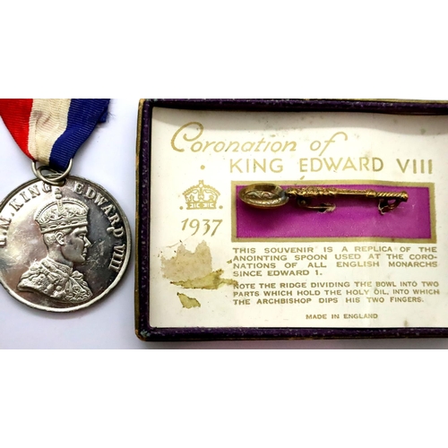 3198 - 1937 Coronation medal of Edward VIII and a boxed Anointing spoon brooch. P&P Group 1 (£14+VAT for th... 