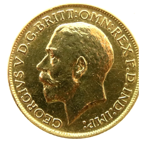 3208 - 1912 full sovereign of George V, London mint. P&P Group 1 (£14+VAT for the first lot and £1+VAT for ... 