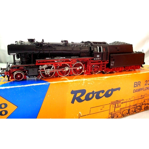 2061 - Roco 04120A, BR 23, 2.6.2. and tender, D.B. Black/Red, 23-101, in very good to excellent condition, ... 